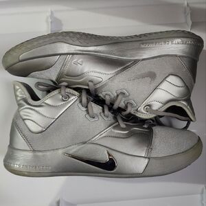 Nike PG 3 x Nasa